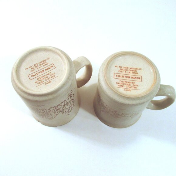 Set of 2 Manoir collection coffee mugs, church & cabin, SMALL CHIP - Picture 3 of 5